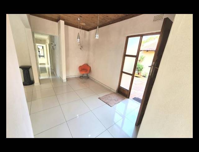 4 BEDROOM HOUSE FOR SALE IN GLENVISTA